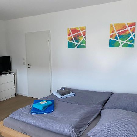 Messezimmer Nahe Der Duesseldorfer Messe Mit Eigenem Eingang Und Gratis Minibar Exteriör bild